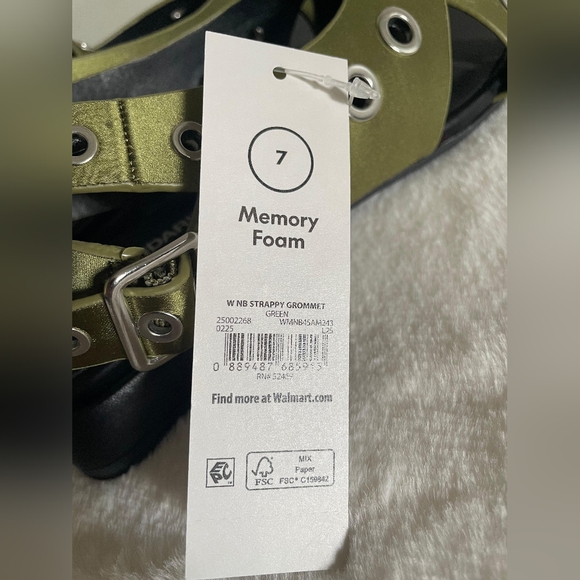 No Boundaries Olive Green Sandals - Picture 8 of 8